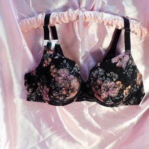 Torrid Size 42C Lined Flowered T-Shirt Bra Backsmoother